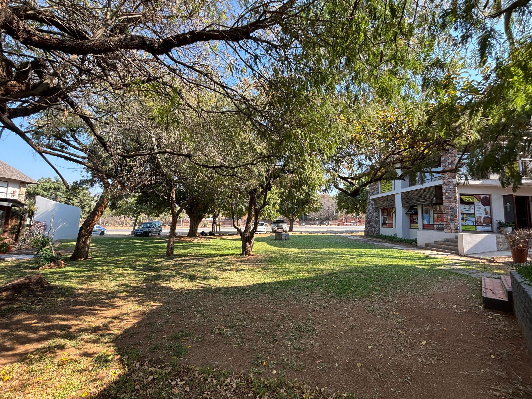 Commercial office to rent in Hoedspruit - 1HS1712441