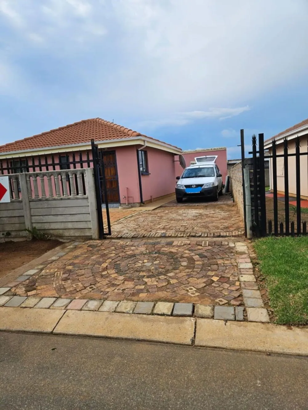 House for sale in Crystal Park - EN1709067