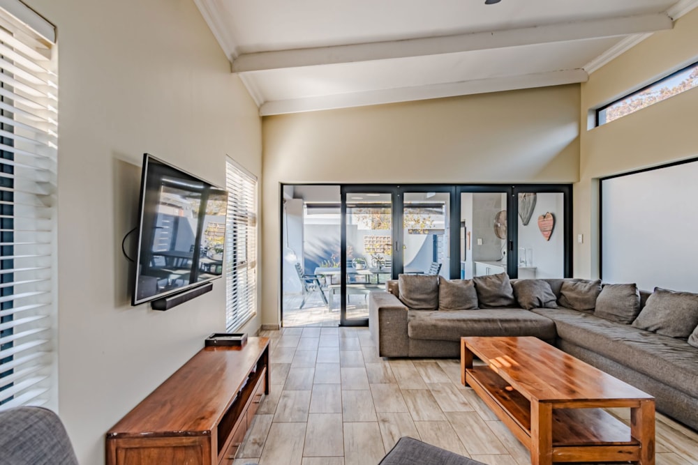 Security estate home for sale in Midstream Estate - CN1709788 Security estate home for sale in Midstream Estate - CN1709788