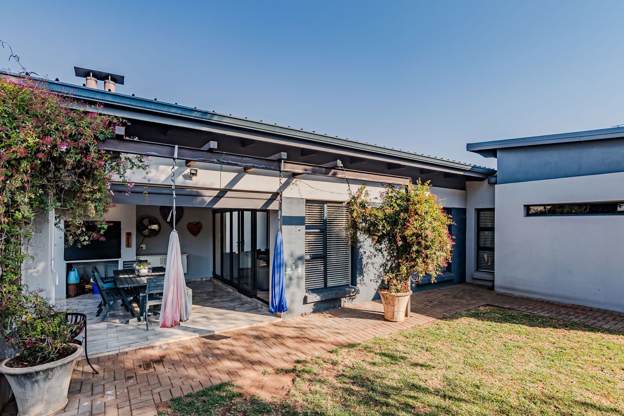 Security estate home for sale in Midstream Estate - CN1709788