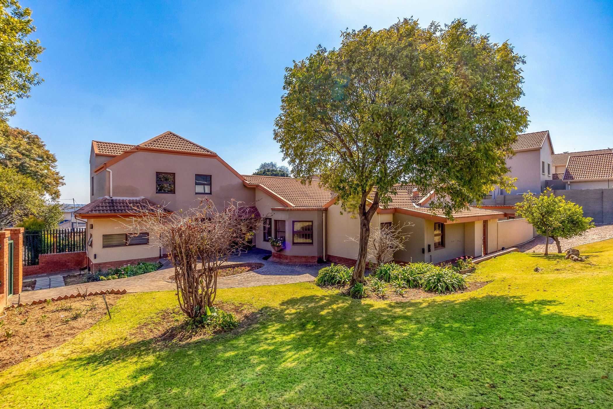 House for sale in Northcliff, Johannesburg - RAN1711128