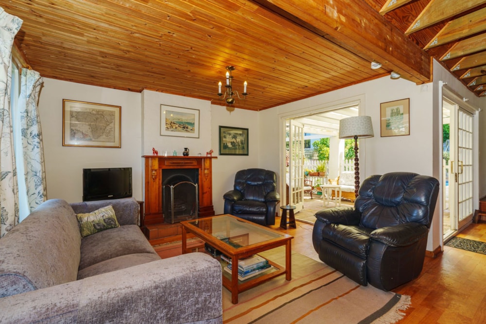 House let in Clovelly, Fish Hoek - FHL1710918 House let in Clovelly, Fish Hoek - FHL1710918