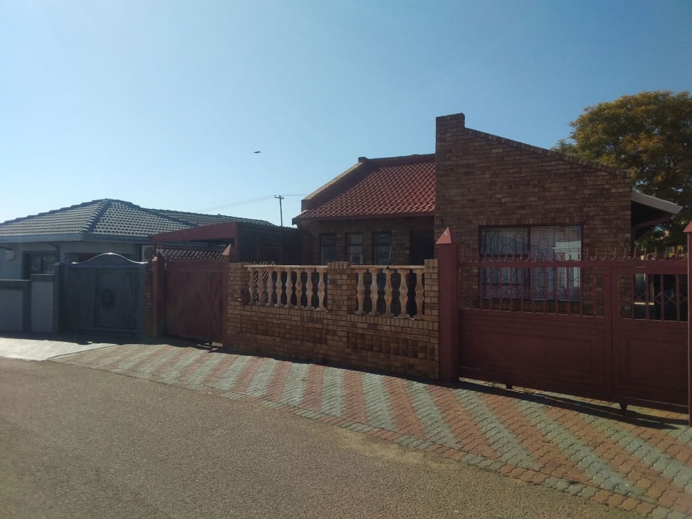 House for sale in Soshanguve K - PTM1709699