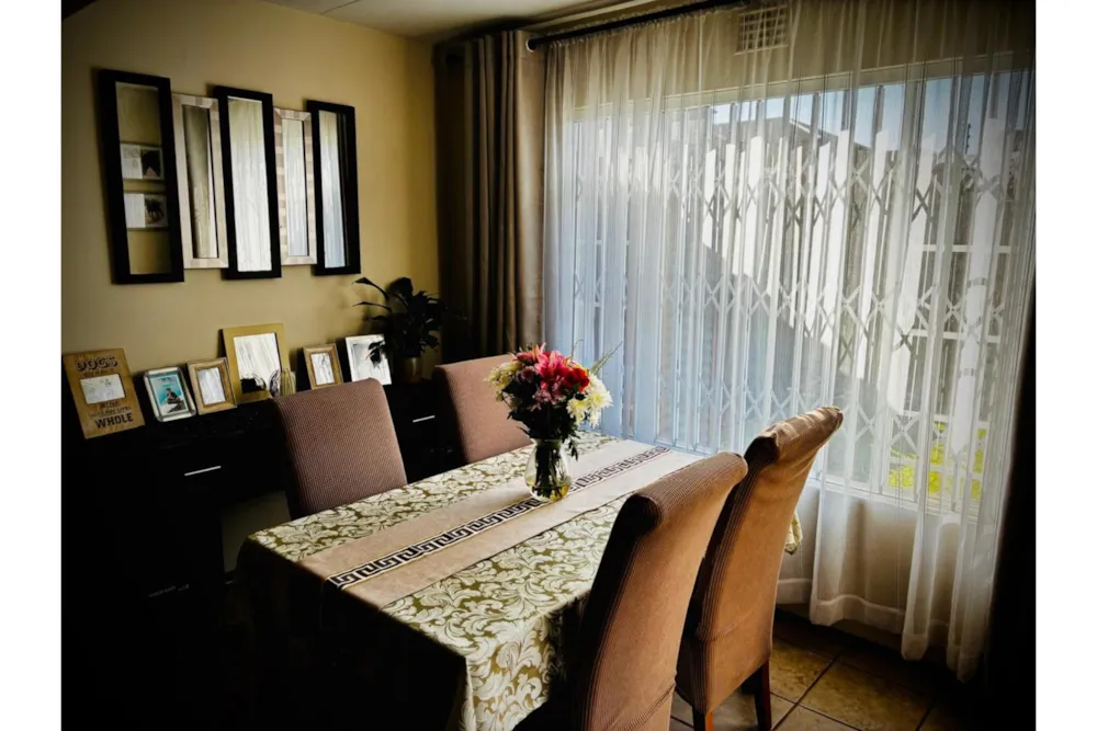 Semi-detached house sold in Brentwood Park, Benoni - EN1710902