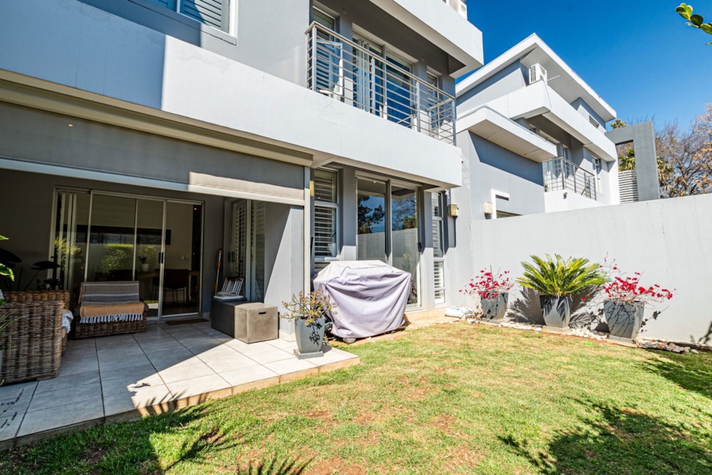 Security complex home for sale in Bryanston - HP1709800 Security complex home for sale in Bryanston - HP1709800