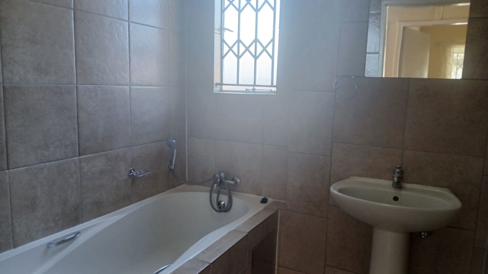 Single-storey house for sale in Freedom Park - 1RU1709765