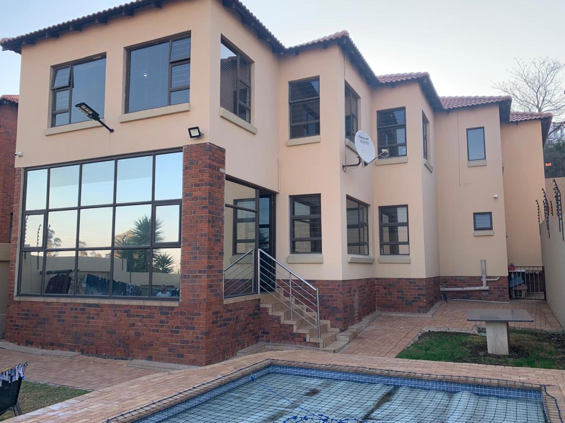 House for sale in South Crest - 1GV1710098