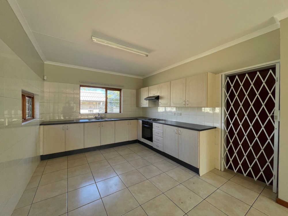 Single-storey cluster to rent in Broadhurst, Botswana - 3BO1709956 Single-storey cluster to rent in Broadhurst, Botswana - 3BO1709956
