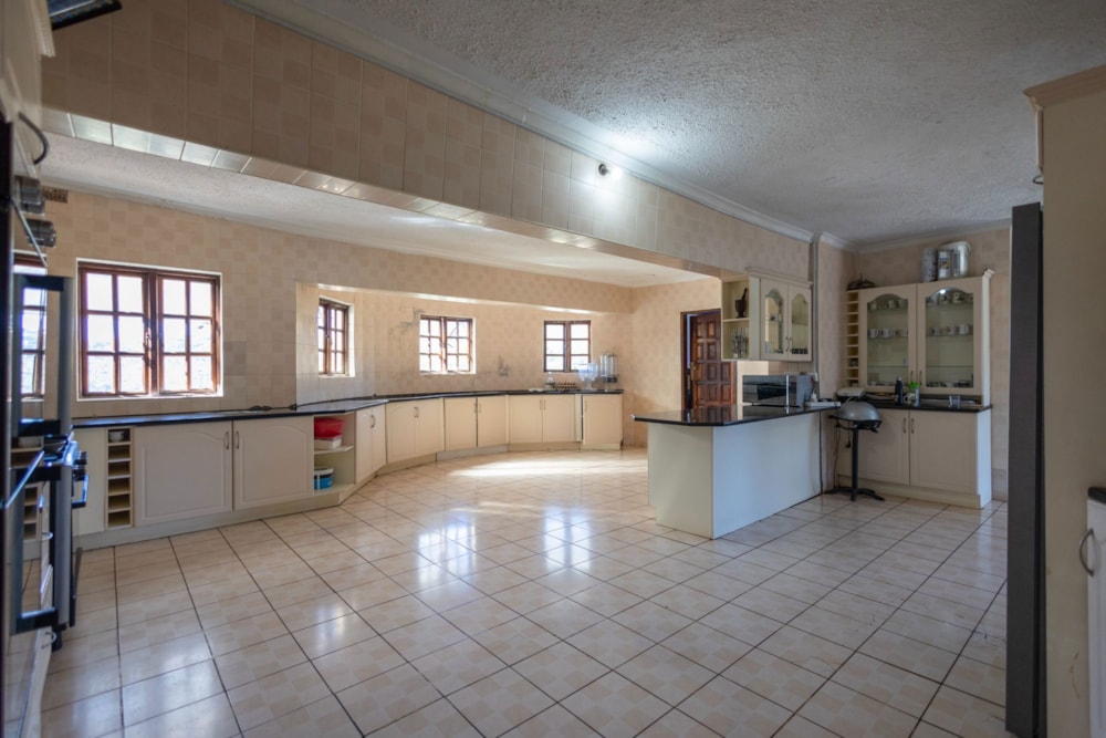 House for sale in Borrowdale, Zimbabwe - 3ZB1709982