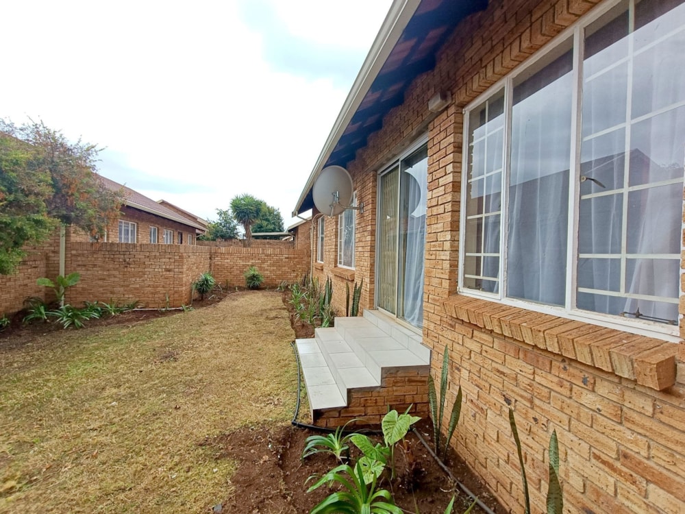 Townhouse for sale in Eldoraigne - CN1710145 Townhouse for sale in Eldoraigne - CN1710145