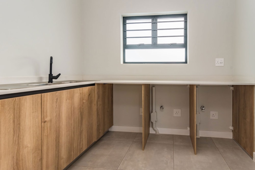 Security estate home let in Pinehaven - 1KR1710119 Security estate home let in Pinehaven - 1KR1710119