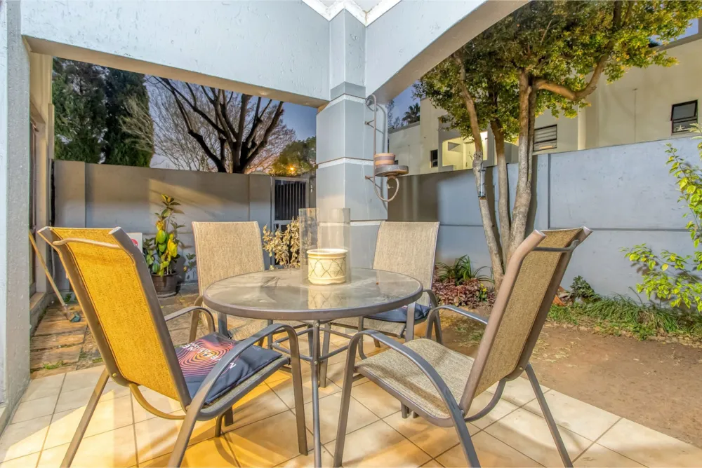 Apartment sold in Waverley, Johannesburg - HP1711350 Apartment sold in Waverley, Johannesburg - HP1711350