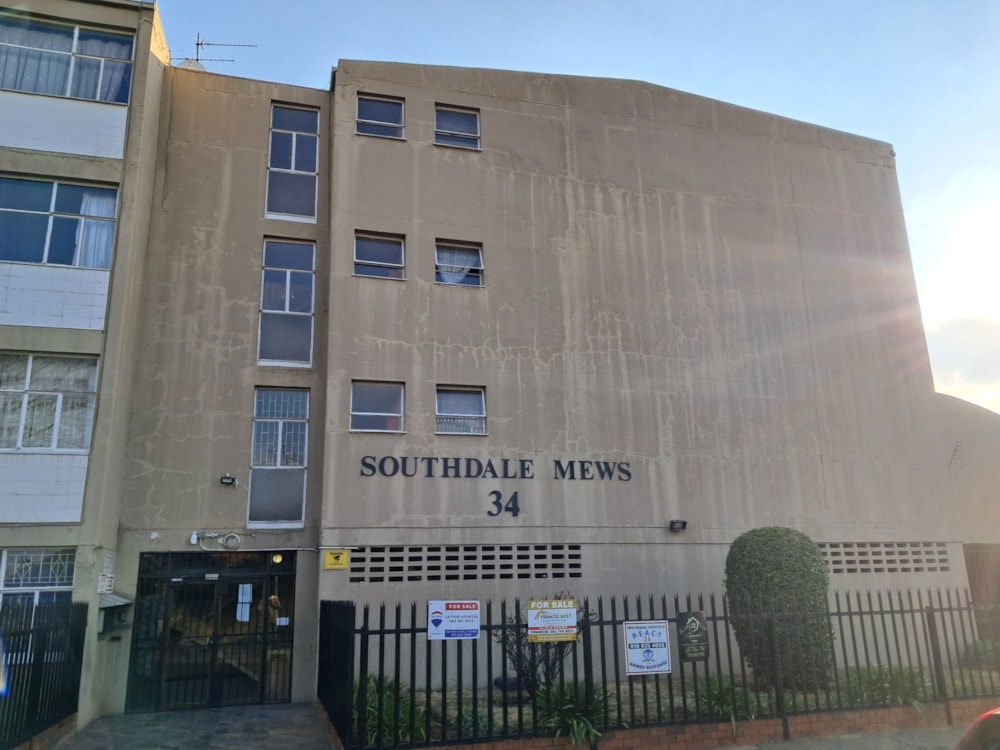 Apartment for sale in Booysens, Johannesburg - 1GV1712972