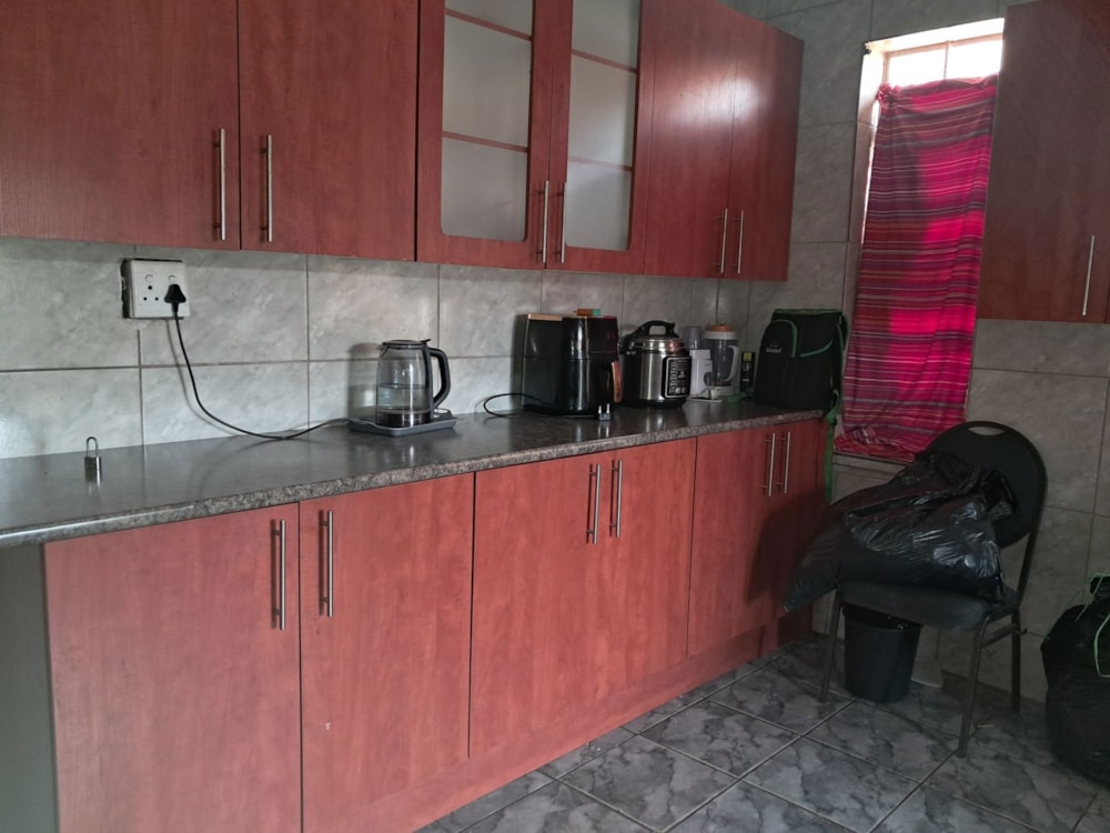 House for sale in Forest Hill, Johannesburg - 1GV1712966
