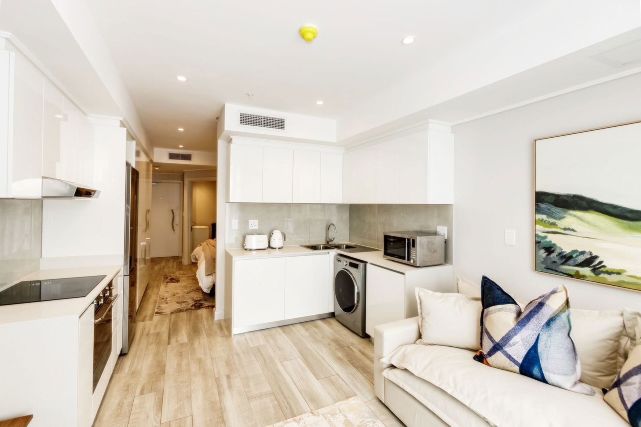 Studio apartment to rent in uMhlanga Rocks - 1ND1710247