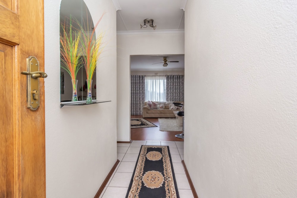 Apartment for sale in Noordheuwel - 1KR1710541 Apartment for sale in Noordheuwel - 1KR1710541