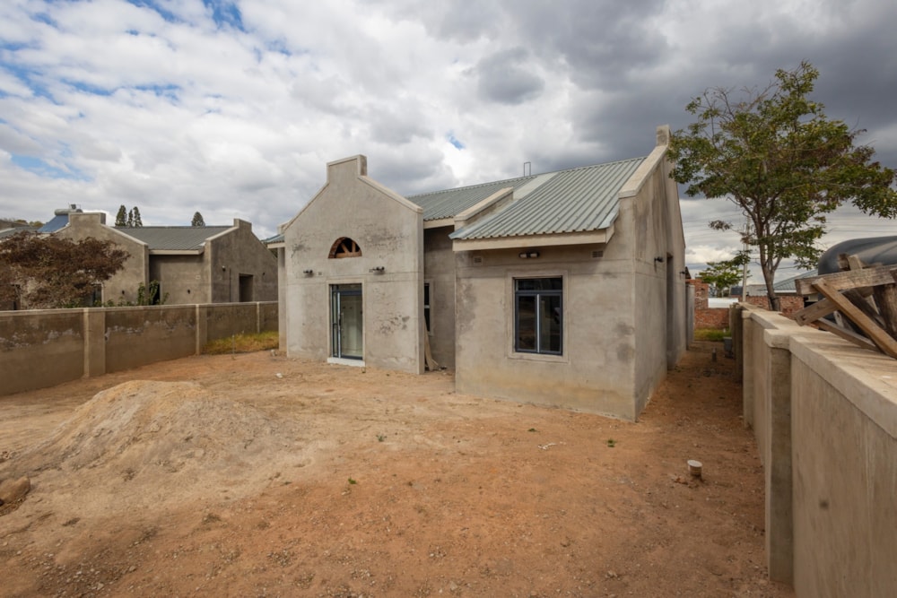 Cluster for sale in Arlington, Zimbabwe - 3ZB1710447