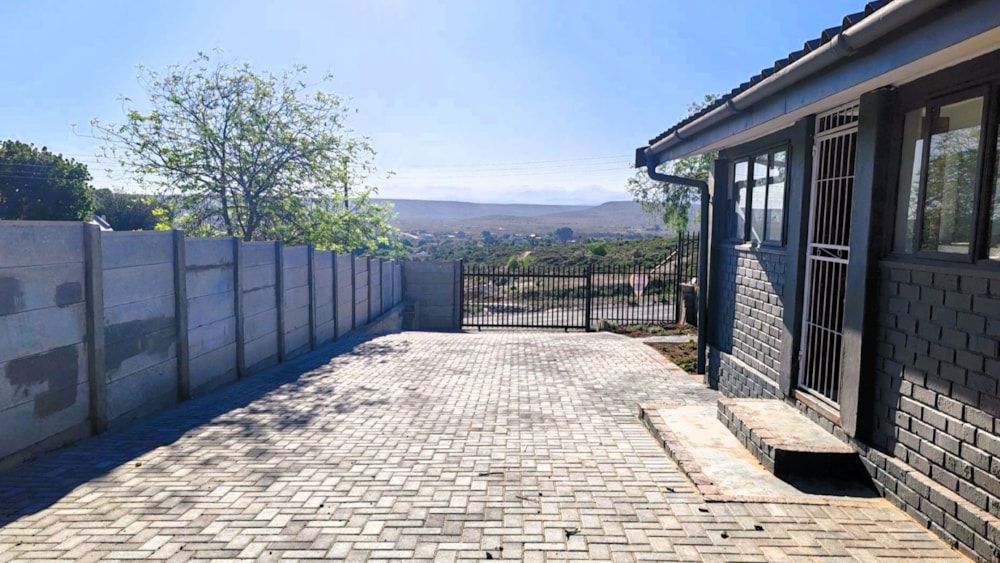 House for sale in Oudtshoorn North - 1OU1710913 House for sale in Oudtshoorn North - 1OU1710913