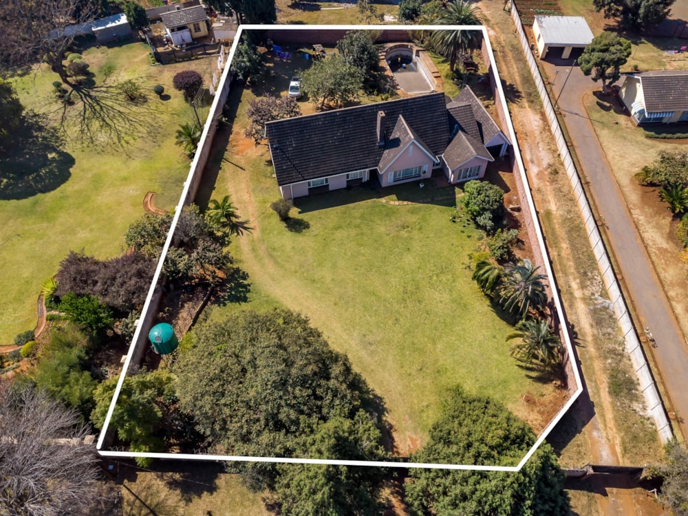 House for sale in Harare, Zimbabwe - 3ZB1710611 House for sale in Harare, Zimbabwe - 3ZB1710611