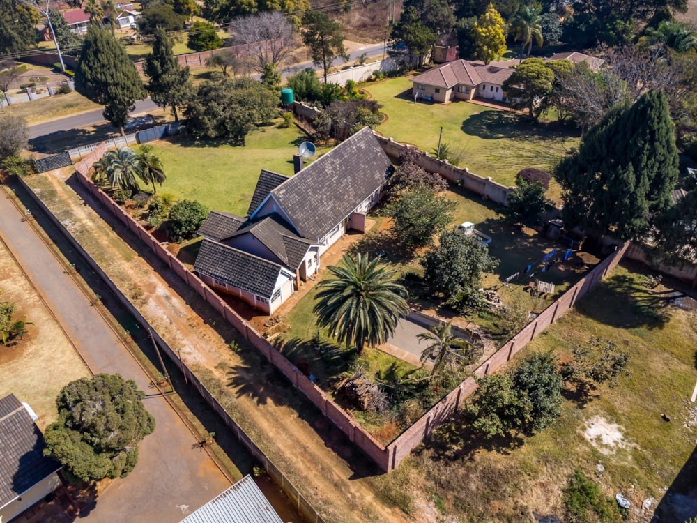 House for sale in Harare, Zimbabwe - 3ZB1710611 House for sale in Harare, Zimbabwe - 3ZB1710611