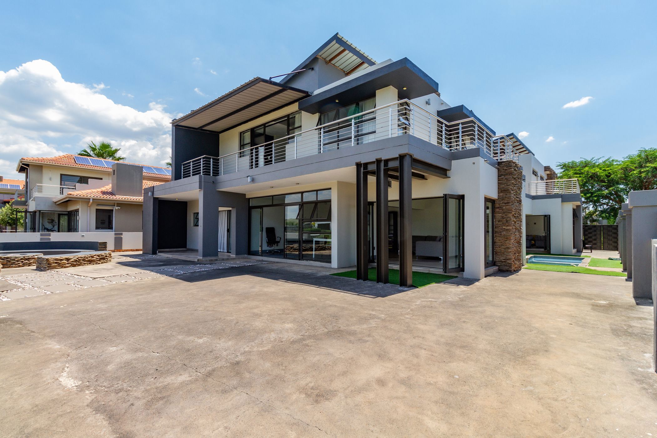 Double-storey house to rent in The Islands Estate - 1HR1737408