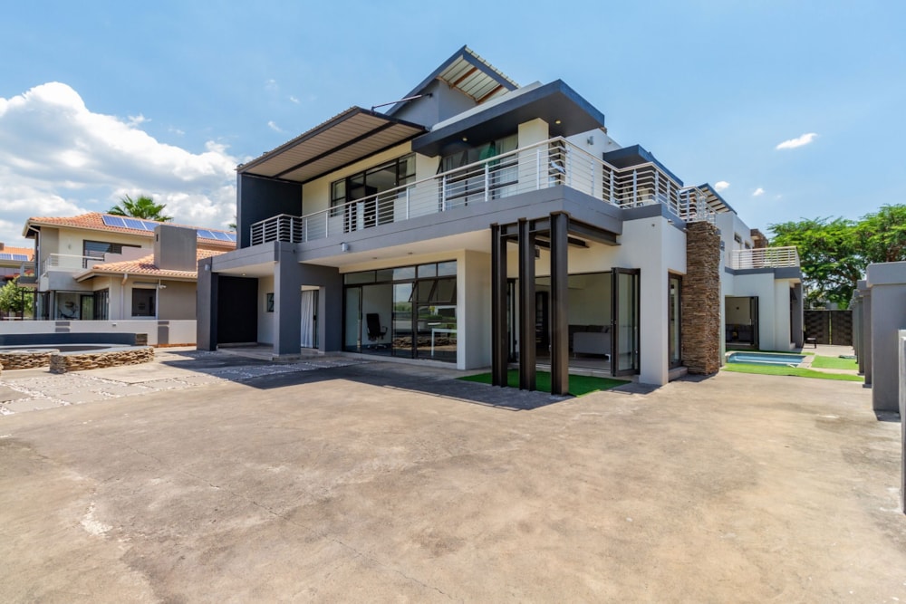 Double-storey house to rent in The Islands Estate - 1HR1737408