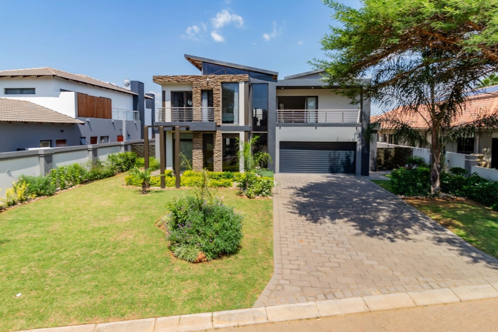 Double-storey house to rent in The Islands Estate - 1HR1737408