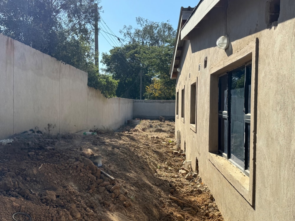 House for sale in Waterfalls, Zimbabwe - 3ZB1710628