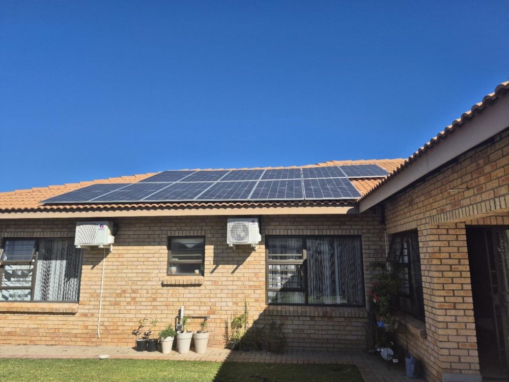 House for sale in Hillcrest, Kimberley - 1KJ1710663 House for sale in Hillcrest, Kimberley - 1KJ1710663