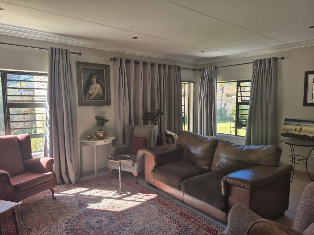 House for sale in Hillcrest, Kimberley - 1KJ1710663 House for sale in Hillcrest, Kimberley - 1KJ1710663