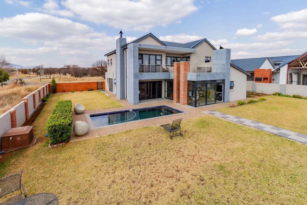 Security estate home for sale in La Camargue - 1HR1710741