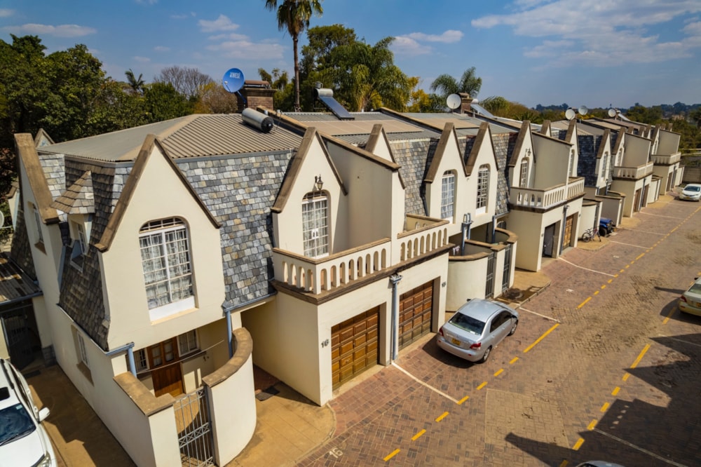 Townhouse sold in Newlands, Zimbabwe - 3ZB1710713 Townhouse sold in Newlands, Zimbabwe - 3ZB1710713