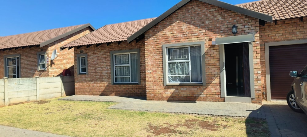 Townhouse let in Riversdale, Meyerton - 1VT1710737