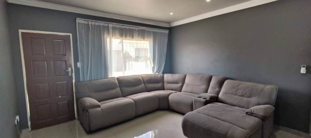 Townhouse let in Riversdale, Meyerton - 1VT1710737