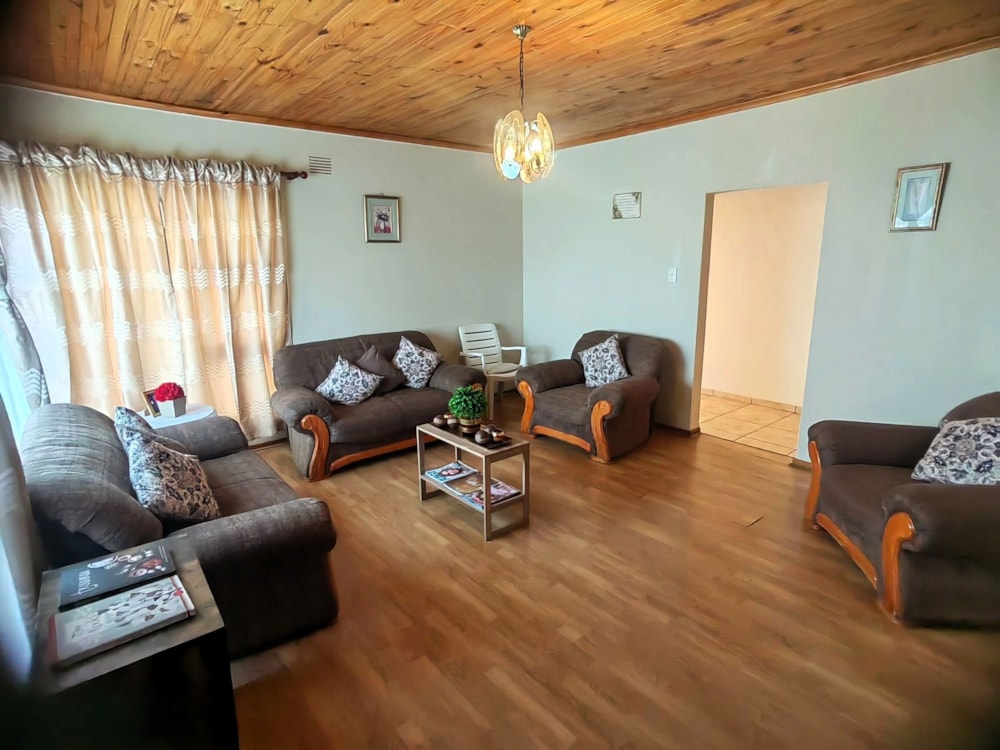 House for sale in Oudtshoorn - 1OU1710873 House for sale in Oudtshoorn - 1OU1710873