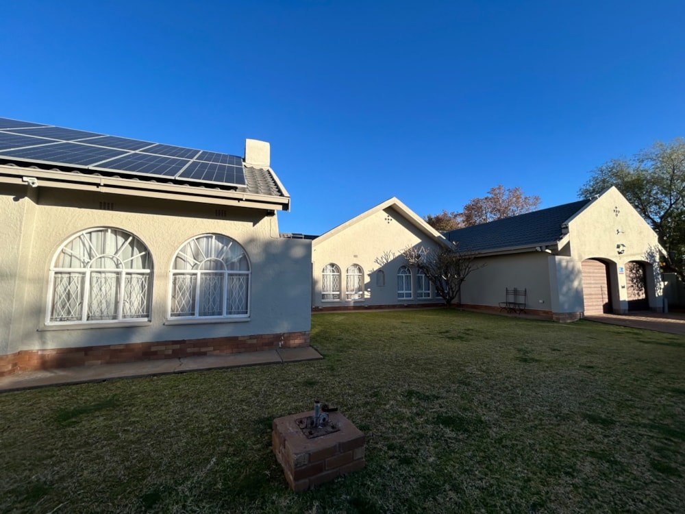 House for sale in Hillcrest, Kimberley - 1KJ1710874 House for sale in Hillcrest, Kimberley - 1KJ1710874