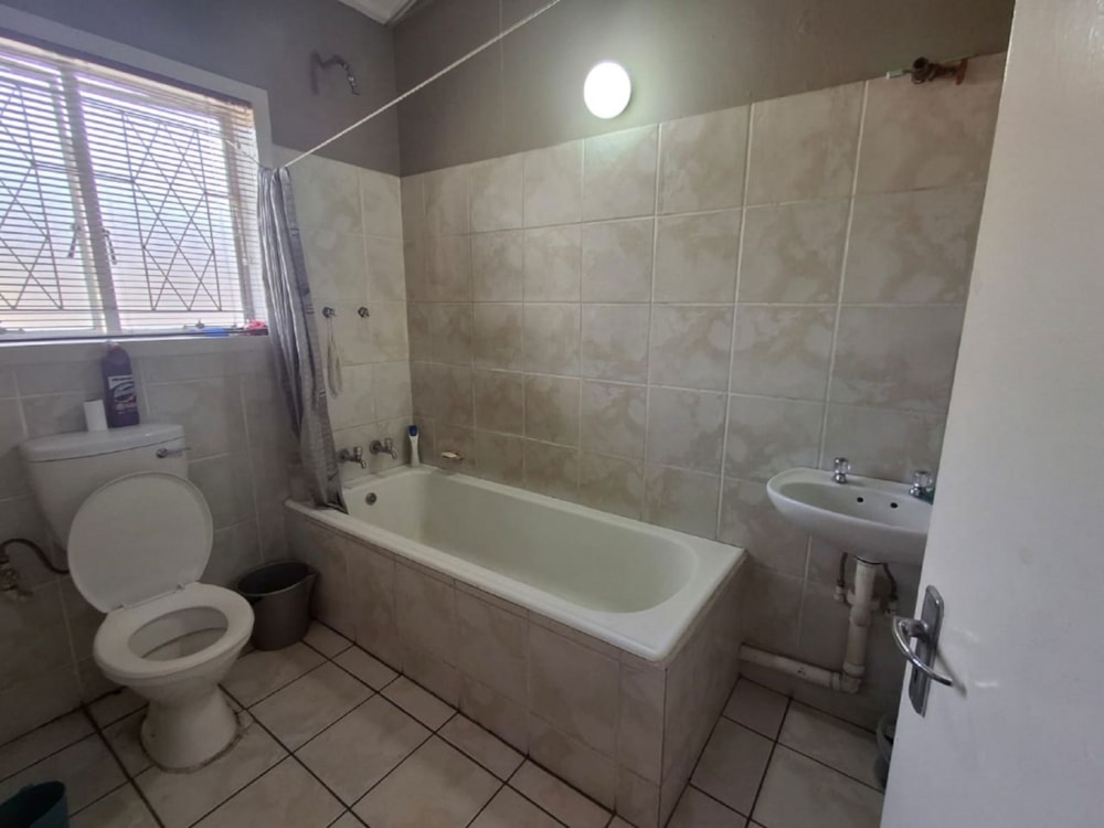 Apartment for sale in Mbombela Ext 2 (Nelspruit Ext 2) - 1NS1747235 Apartment for sale in Mbombela Ext 2 (Nelspruit Ext 2) - 1NS1747235