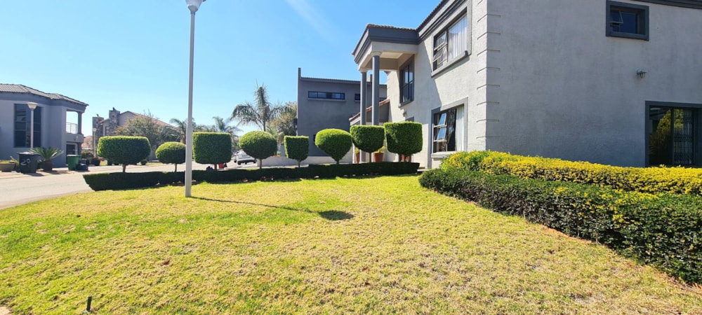 Double-storey house for sale in Bendor - 1PS1712565 Double-storey house for sale in Bendor - 1PS1712565