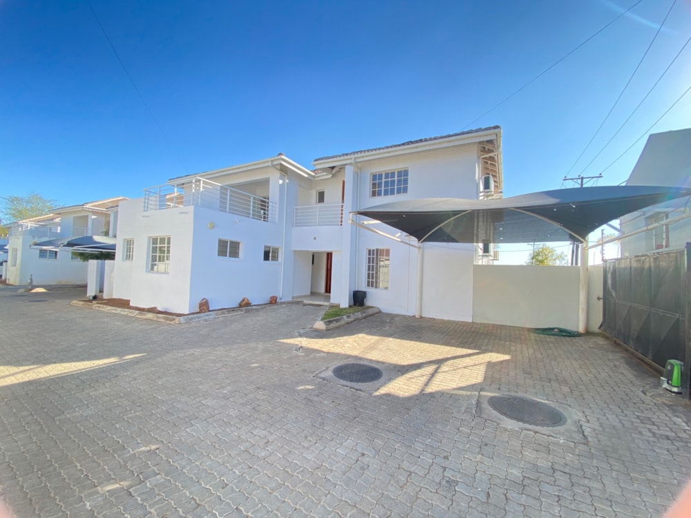 Townhouse to rent in Phakalane, Botswana - 3BO1711095
