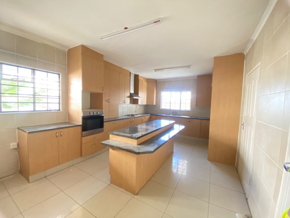 Townhouse to rent in Phakalane, Botswana - 3BO1711095