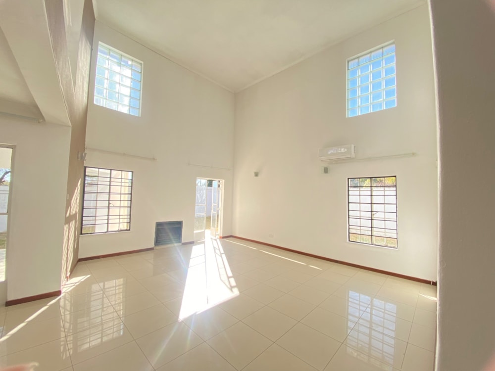 Townhouse to rent in Phakalane, Botswana - 3BO1711095