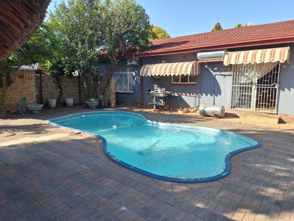 House for sale in Schweizer-Reneke - 1KJ1711013 House for sale in Schweizer-Reneke - 1KJ1711013