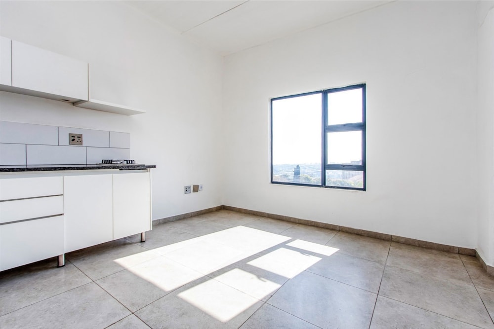 Bachelor apartment to rent in Ferndale, Randburg - RAL1711075 Bachelor apartment to rent in Ferndale, Randburg - RAL1711075