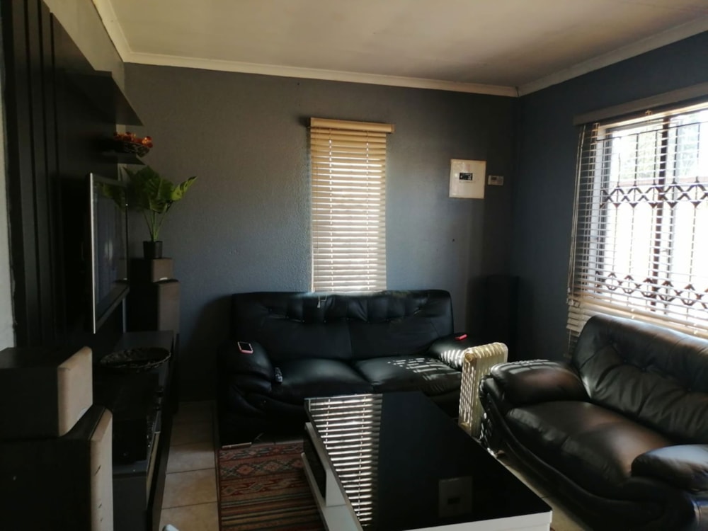 House for sale in Kwa Thema - 1SP1711094