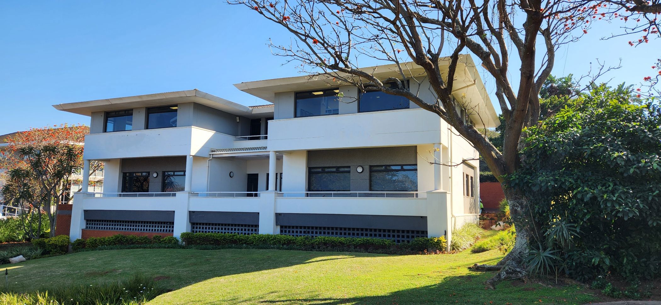 Commercial office to rent in La Lucia - 1ND1711112