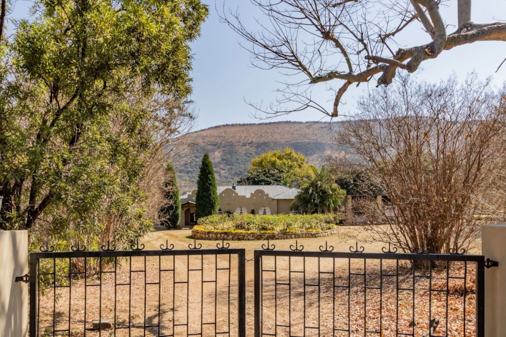Mixed use farm for sale in Hartbeespoort - 1HR1711178