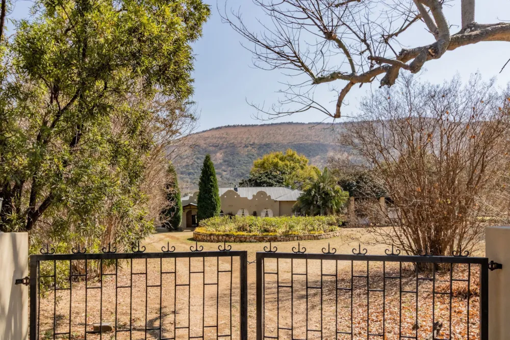 Mixed use farm sold in Hartbeespoort - 1HR1711178 Mixed use farm sold in Hartbeespoort - 1HR1711178