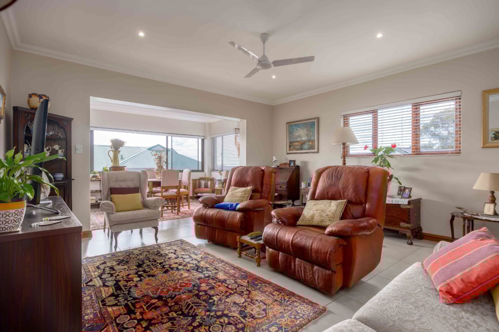 Apartment for sale in Waterfall, Upper Highway - 1KF1711186