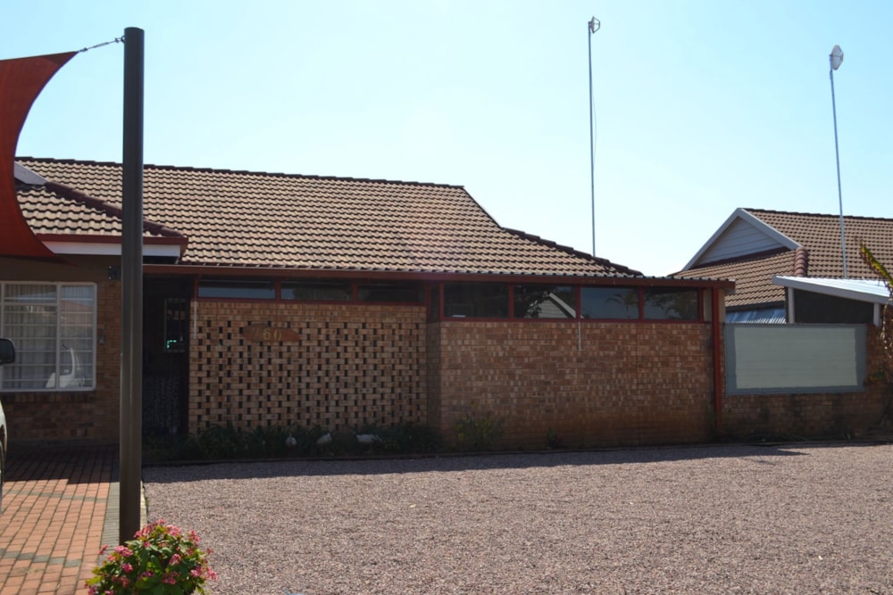 House for sale in Mookgopong (Naboomspruit) - 1MDM1711328