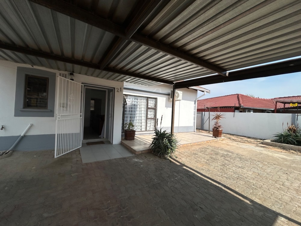 House for sale in Roodepan - 1KJ1711297 House for sale in Roodepan - 1KJ1711297